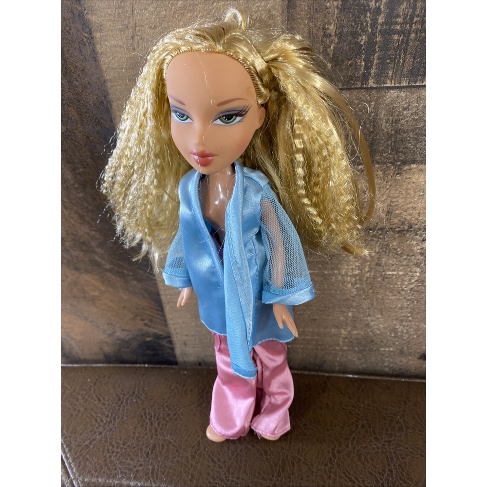 VINTAGE 2004 Bratz Nighty Nite Fianna Doll Original Blue Robe & Pink Pajamas MGA